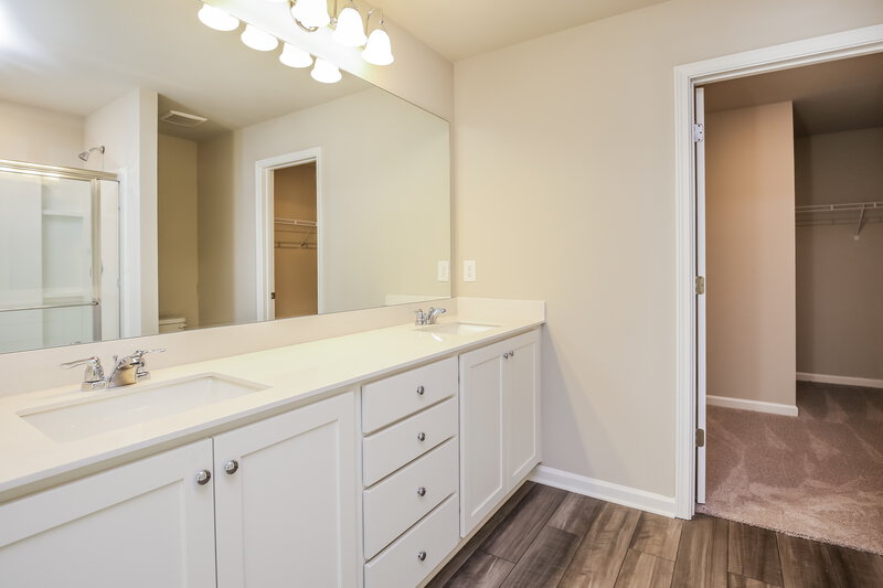 2,175/Mo, 601 Knightsbridge Lane Winder, GA 30680 Main Bathroom View 2