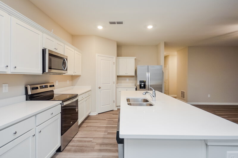 2,150/Mo, 590 Knightsbridge Lane Winder, GA 30680 Kitchen View 2