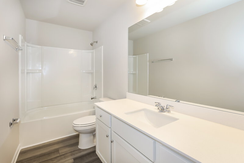 1,890/Mo, 613 Knightsbridge Lane Winder, GA 30680 Bathroom View