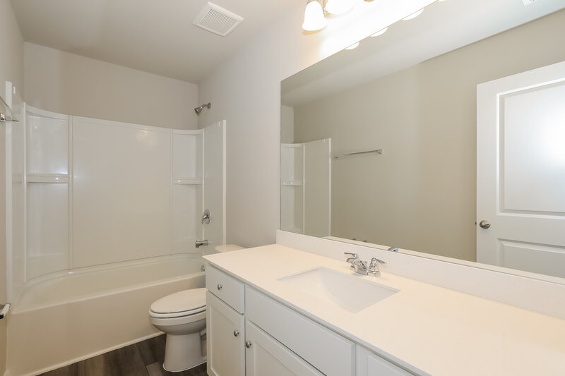3,030/Mo, 637 Knightsbridge Lane Winder, GA 30680 Bathroom View