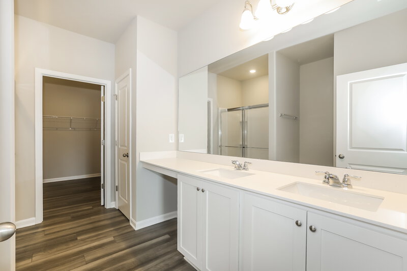 2,160/Mo, 39 Hyde Park Winder, GA 30680 Main Bathroom View