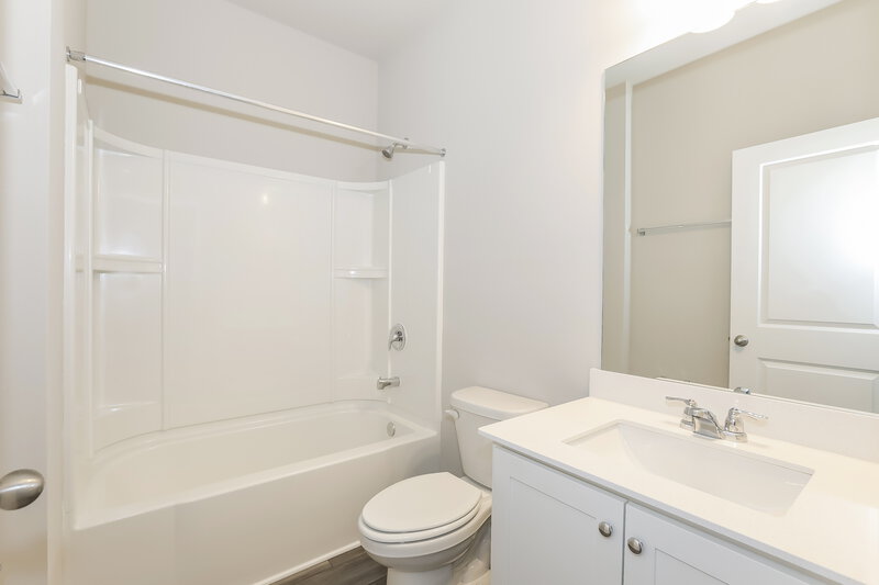 2,160/Mo, 39 Hyde Park Winder, GA 30680 Bathroom View