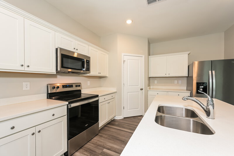 2,440/Mo, 49 Hyde Park Winder, GA 30680 Kitchen View 2