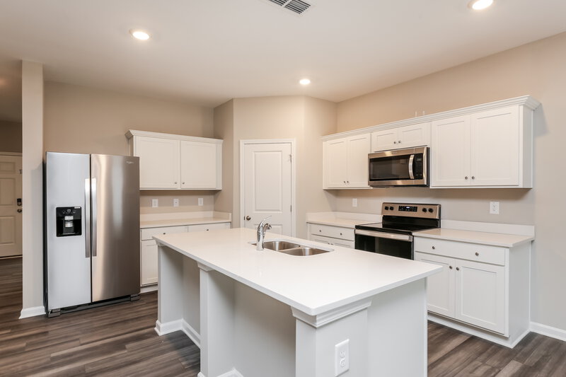 2,255/Mo, 69 Hyde Park Winder, GA 30680 Kitchen View