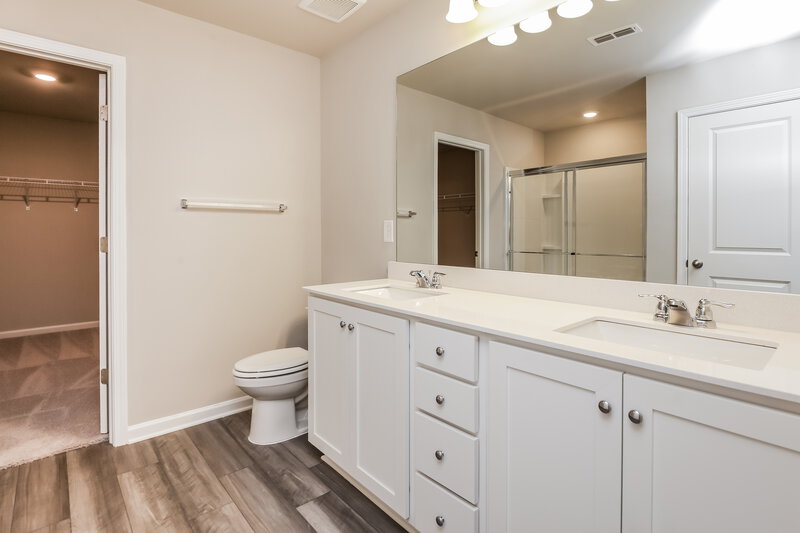 2,255/Mo, 69 Hyde Park Winder, GA 30680 Main Bathroom View