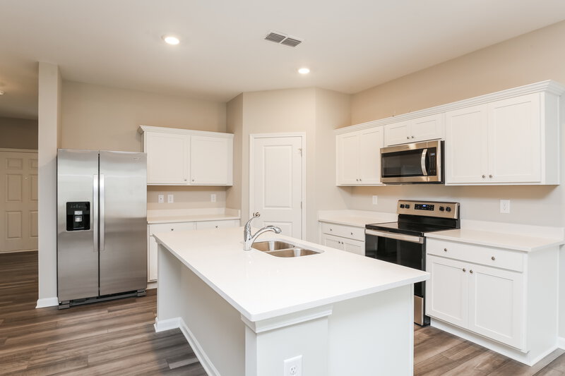 3,320/Mo, 50 Hyde Park Winder, GA 30680 Kitchen View