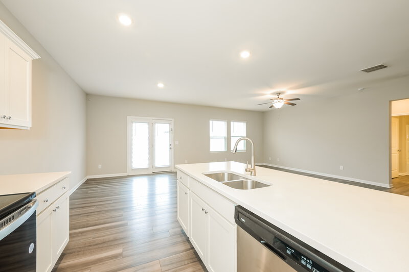 2,240/Mo, 80 Hyde Park Winder, GA 30680 Kitchen View 2