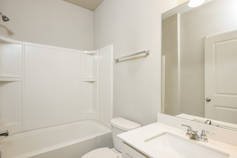 2,240/Mo, 80 Hyde Park Winder, GA 30680 Bathroom View 2