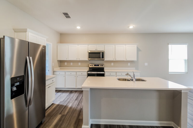 2,130/Mo, 70 Hyde Park Winder, GA 30680 Kitchen View