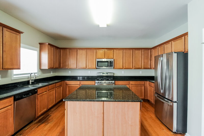 2,745/Mo, 2447 Longmont Dr Lawrenceville, GA 30044 Kitchen View