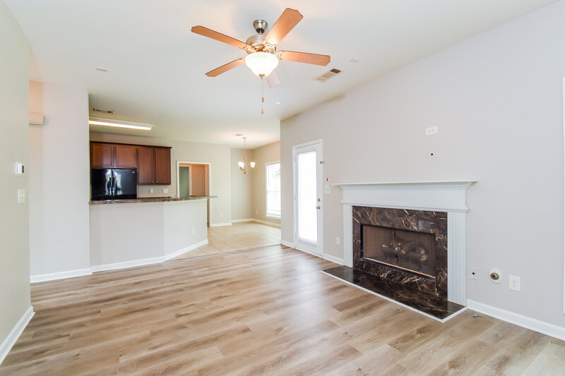 2,465/Mo, 5930 Vinings Vintage Way Mableton, GA 30126 Living Room View 2