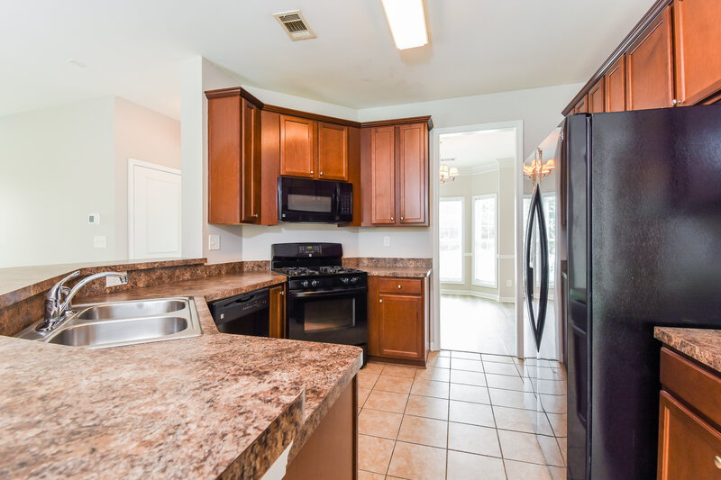 2,465/Mo, 5930 Vinings Vintage Way Mableton, GA 30126 Kitchen View 2