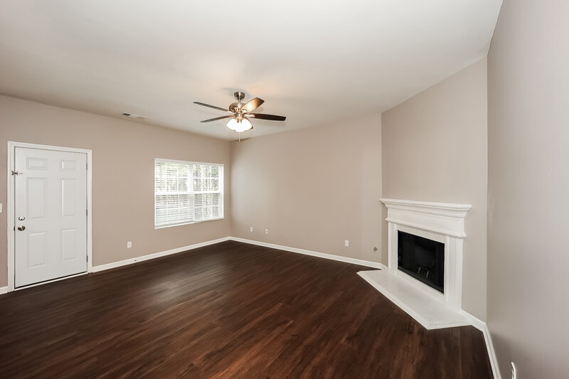 3,560/Mo, 475 Boxelder Rd Atlanta, GA 30349 Living Room View