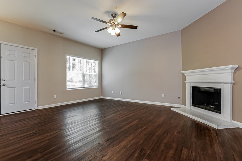 2,515/Mo, 475 Boxelder Rd Atlanta, GA 30349 Living Room View