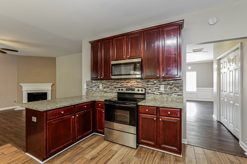 2,515/Mo, 475 Boxelder Rd Atlanta, GA 30349 Kitchen View