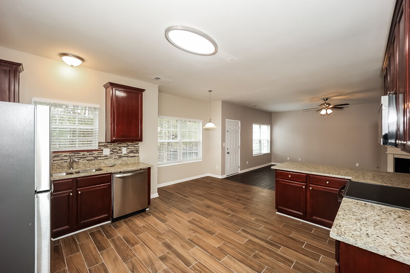 3,560/Mo, 475 Boxelder Rd Atlanta, GA 30349 Kitchen View 2