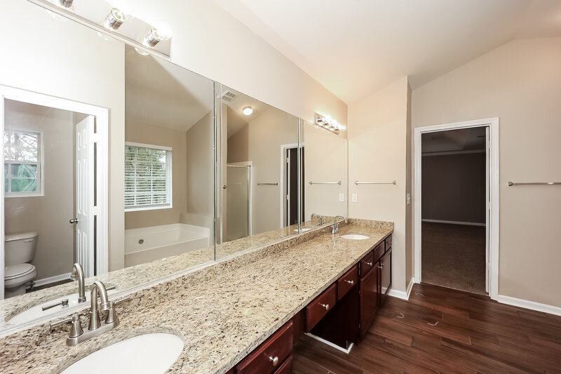 3,560/Mo, 475 Boxelder Rd Atlanta, GA 30349 Main Bathroom View
