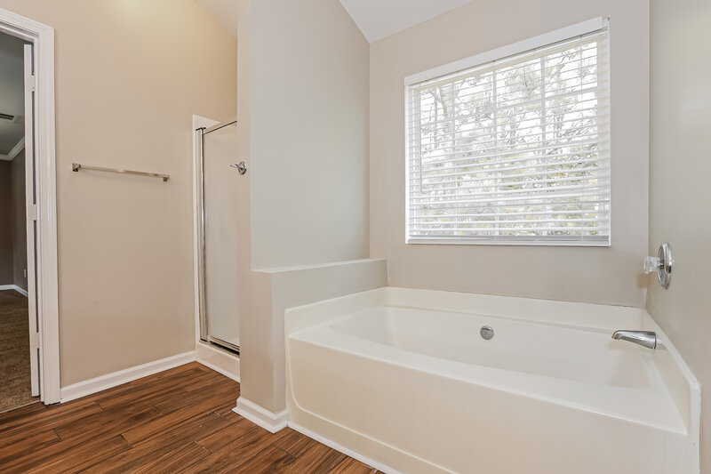 2,515/Mo, 475 Boxelder Rd Atlanta, GA 30349 Main Bathroom View 2