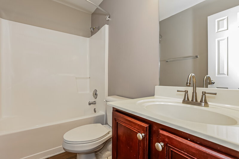 2,515/Mo, 475 Boxelder Rd Atlanta, GA 30349 Bathroom View