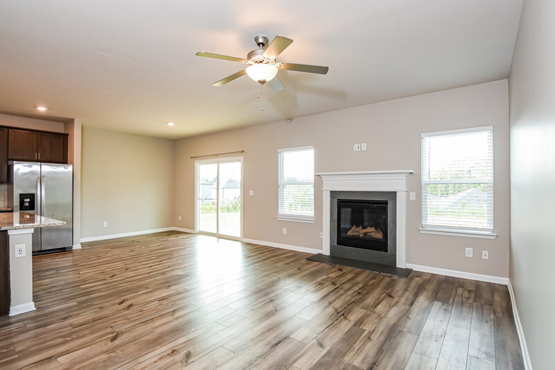 2,640/Mo, 5910 Green Ash Ct Braselton, GA 30517 Family Room View