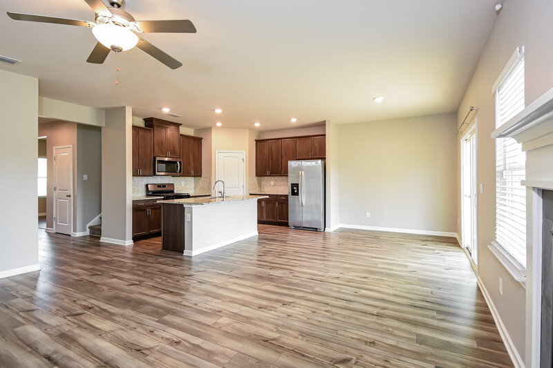 2,640/Mo, 5910 Green Ash Ct Braselton, GA 30517 Family Room View 2