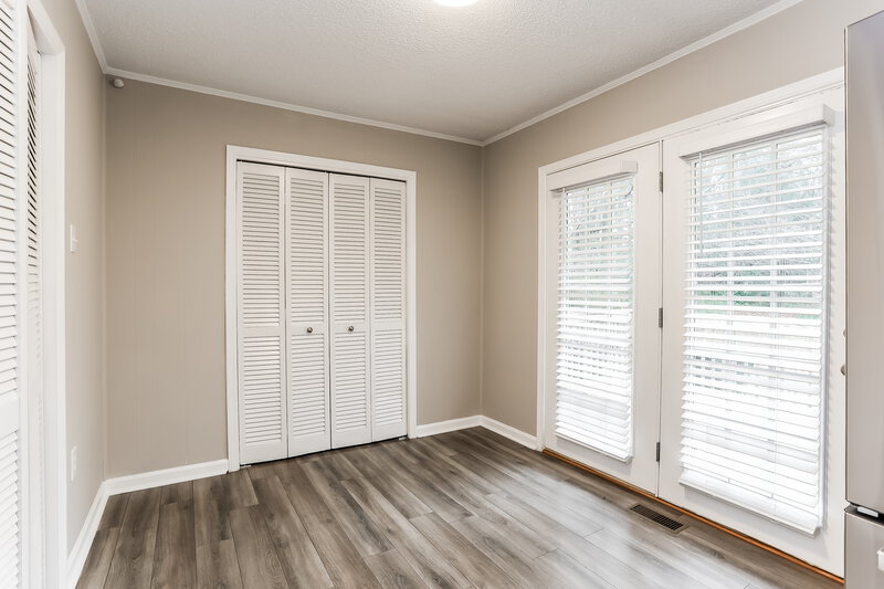 1,850/Mo, 4661 Whittier Pl Powder Springs, GA 30127 Dining Room View 3