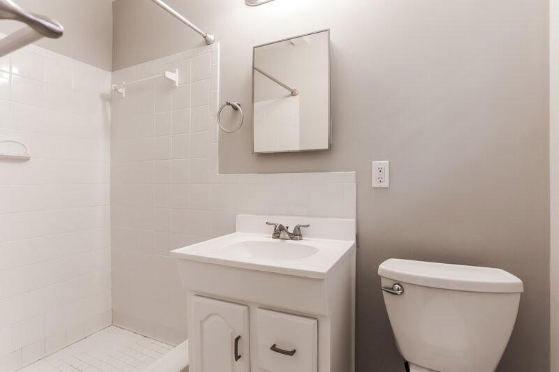 1,850/Mo, 4661 Whittier Pl Powder Springs, GA 30127 Main Bathroom View