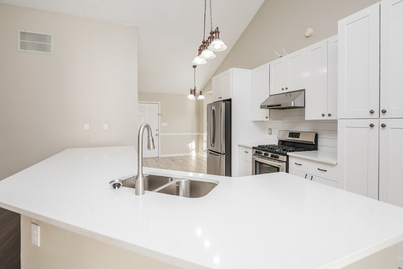 2,360/Mo, 2455 Pemberton Pt Buford, GA 30519 Kitchen View