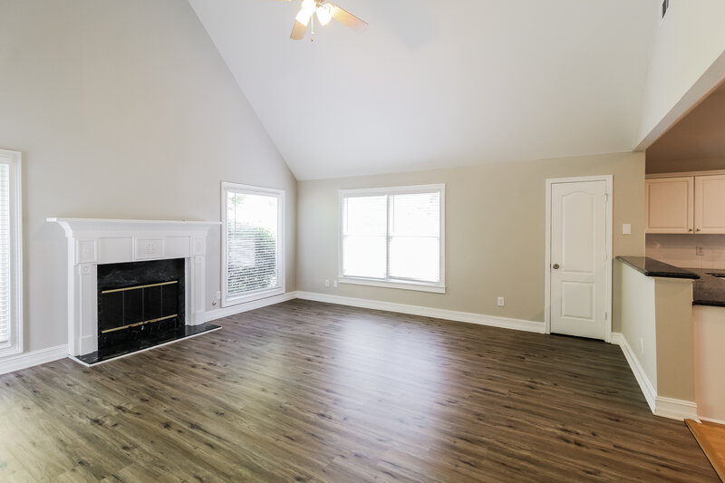 2,490/Mo, 655 Timber Ives Dr Dacula, GA 30019 Living Room View 2
