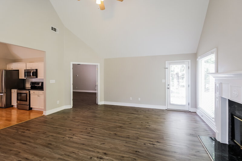 2,490/Mo, 655 Timber Ives Dr Dacula, GA 30019 Living Room View 3