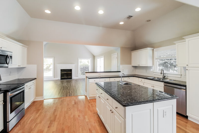 2,490/Mo, 655 Timber Ives Dr Dacula, GA 30019 Kitchen View