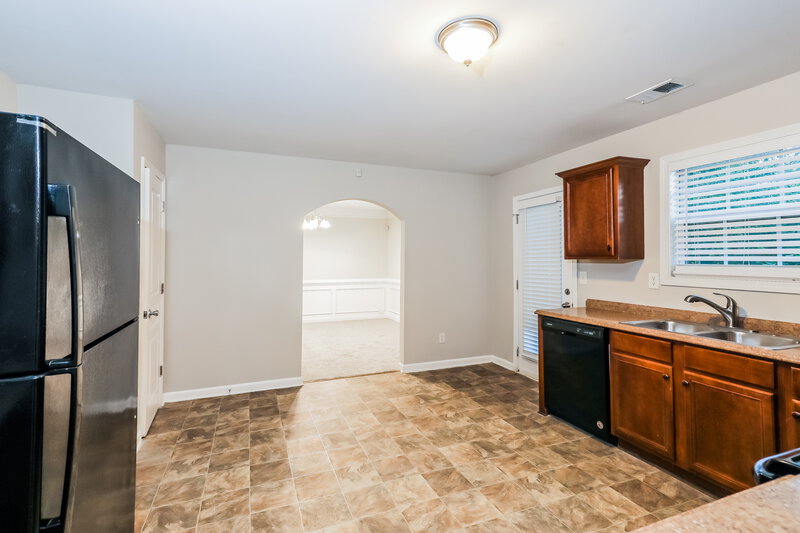 1,800/Mo, 848 Betsy Ross Trl Hampton, GA 30228 Kitchen View