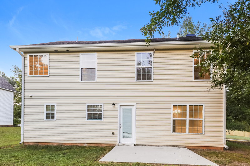 1,800/Mo, 848 Betsy Ross Trl Hampton, GA 30228 Rear View