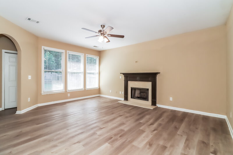 2,075/Mo, 3046 Woodbridge Ln Canton, GA 30114 Living Room View