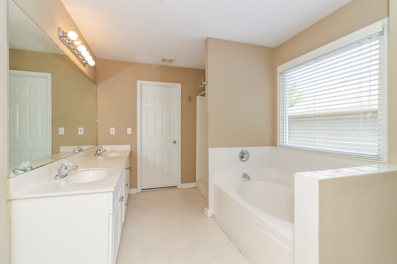 2,075/Mo, 3046 Woodbridge Ln Canton, GA 30114 Main Bathroom View