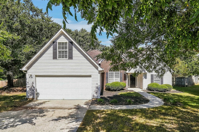 3 Bedroom House – 465 Aristocrat Dr, Loganville, GA 30052