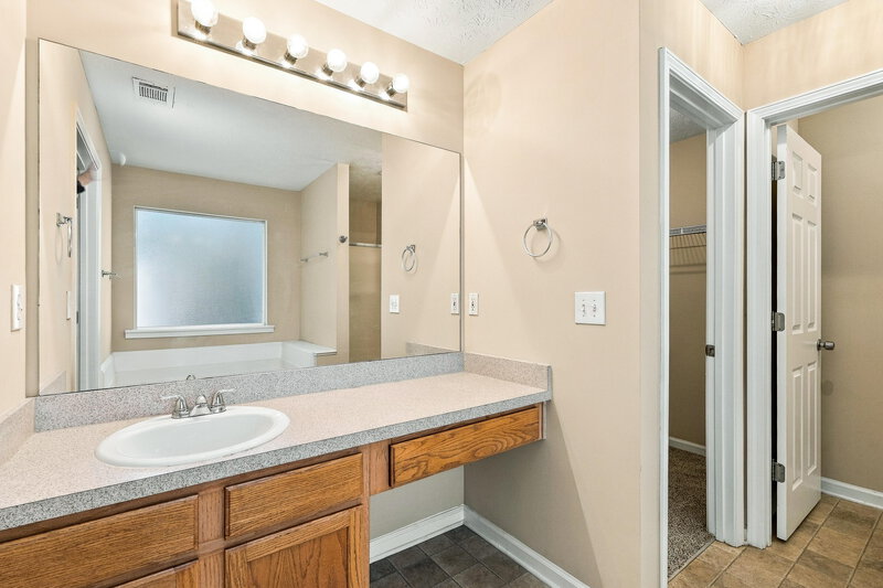 2,130/Mo, 465 Aristocrat Dr Loganville, GA 30052 Primary Bathroom View