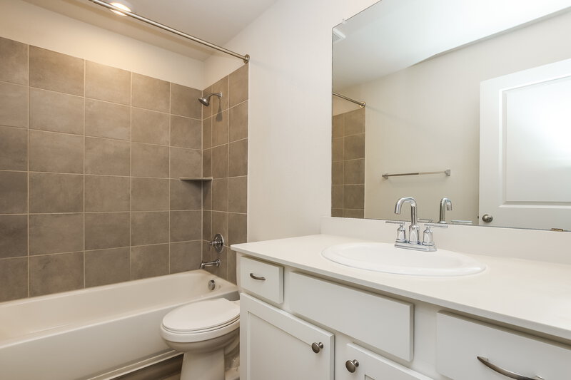 1,820/Mo, 137 Outlaw Dr Liberty Hill, TX 78642 Bathroom View