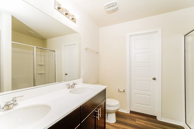 1,940/Mo, 342 Cobb Branch Dr Maxwell, TX 78656 Bathroom View