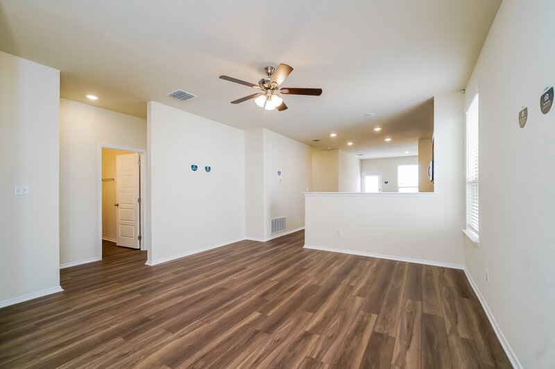 2,500/Mo, 328 Cobb Branch Dr Maxwell, TX 78656 Dining Room View