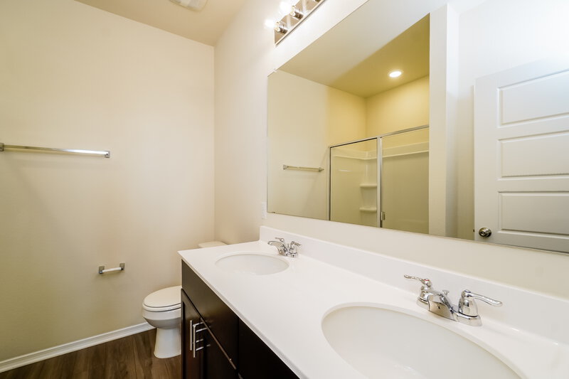 2,500/Mo, 328 Cobb Branch Dr Maxwell, TX 78656 Bathroom View