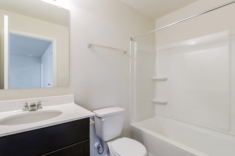 1,940/Mo, 320 Cobb Branch Dr Maxwell, TX 78656 Bathroom View