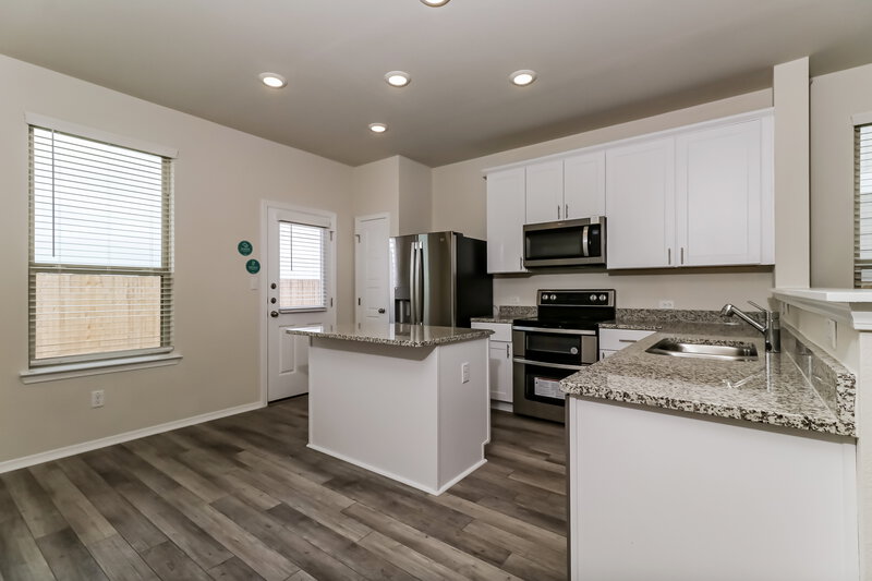1,720/Mo, 312 Cobb Branch Dr Maxwell, TX 78656 Kitchen View