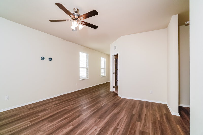 1,825/Mo, 296 Cobb Branch Dr Maxwell, TX 78656 Living Room View 3