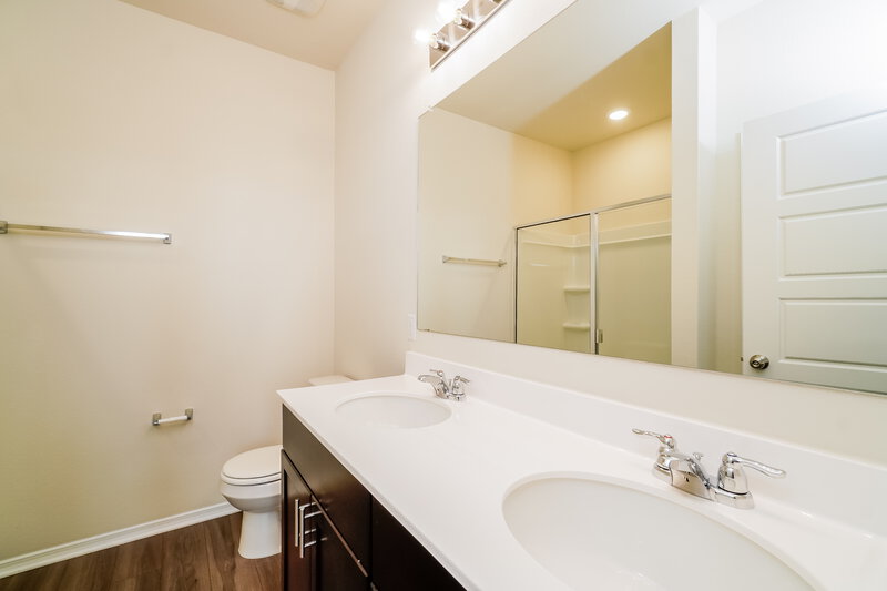 1,825/Mo, 296 Cobb Branch Dr Maxwell, TX 78656 Main Bathroom View