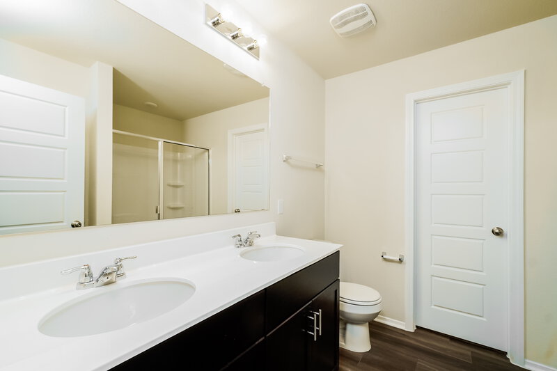 1,980/Mo, 288 Cobb Branch Dr Maxwell, TX 78656 Main Bathroom View