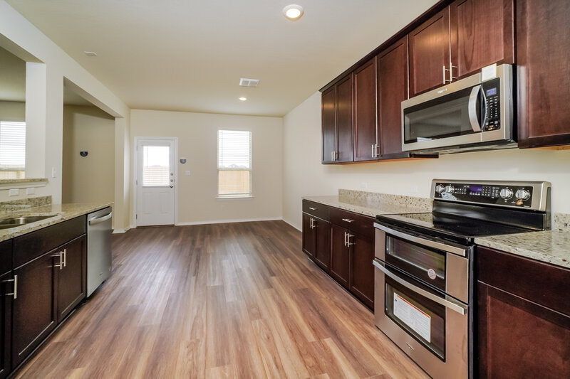 1,865/Mo, 282 Cobb Branch Dr Maxwell, TX 78656 Kitchen View