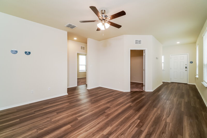 1,785/Mo, 274 Cobb Branch Dr Maxwell, TX 78656 Living Room View
