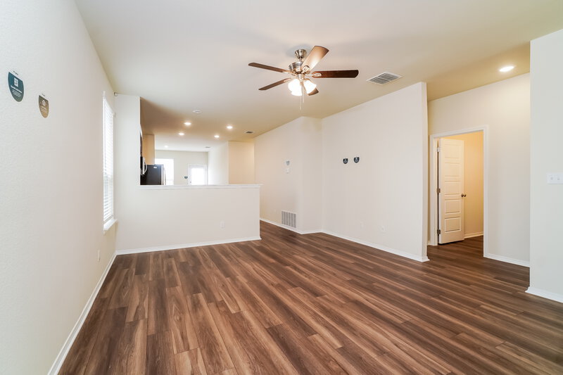 1,785/Mo, 274 Cobb Branch Dr Maxwell, TX 78656 Living Room View 2