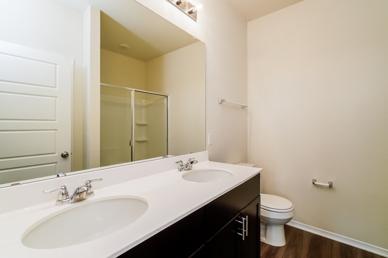 1,785/Mo, 274 Cobb Branch Dr Maxwell, TX 78656 Main Bathroom View